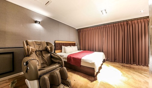 Room (Deluxe room)
