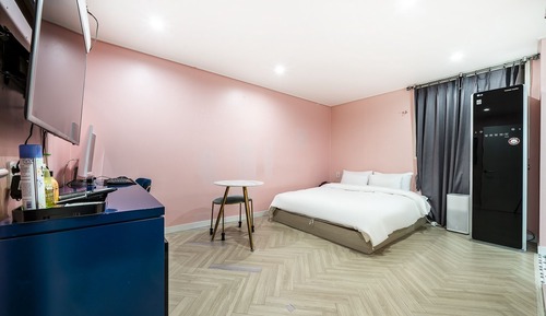 Room (Semi-Special Room)