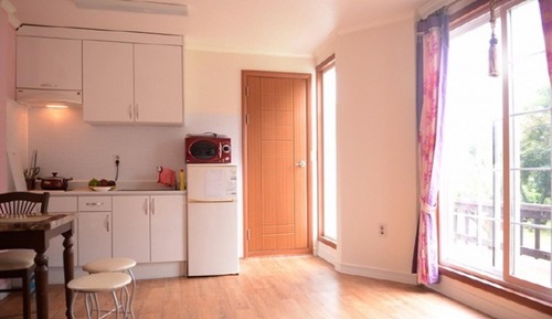Room (Silver lantern)