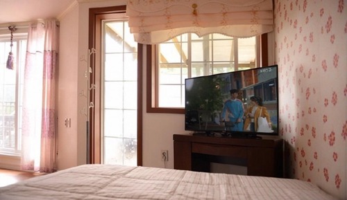 Room (Rhododendron)