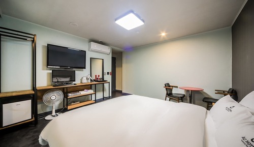 Room (Standard room (no parking free Netfli)