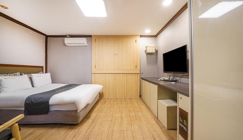 Room (Special Room A)