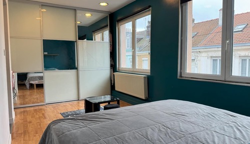 Apartamento familiar, baño privado, vistas al jardín