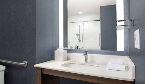 Estudio, varias camas, vistas al jardín (Mobility Accessible, Tub)