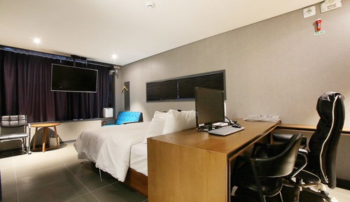 Room (Sweet - New Building (Non-Smoking))