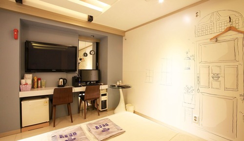 Room (Deluxe - Weekdays closing time 22:30 )