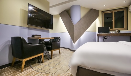 Room (VIP 1 (Styler Netflix Disney+ TVING W)