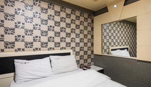 Room (Semi-private room C (no hard))