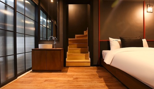 Room (Please inquire by phone before making)