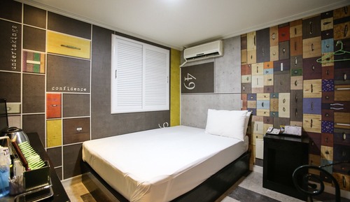 Room (Standard Room B (Free viewing of Netf)