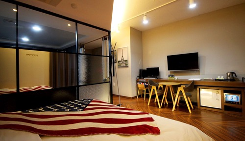 Room (General room (1 room 1 parking lot wh)