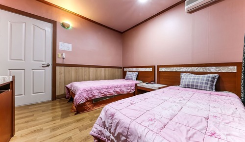 Room (Twin Room)