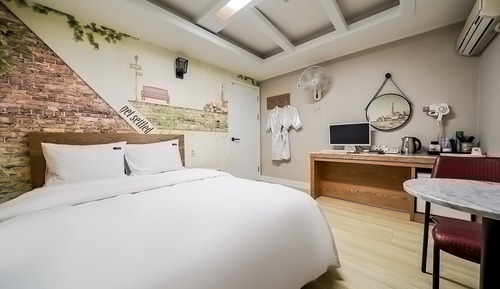 Room (Standard Room)