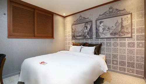 Room (Standard Room A)