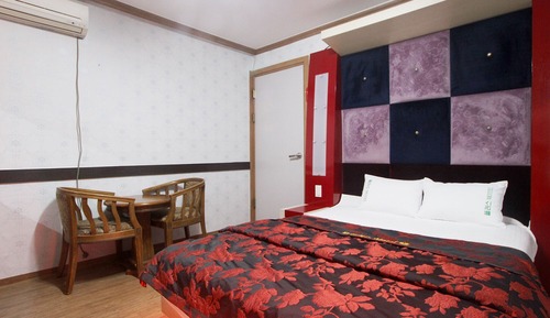 Room (Standard (A))