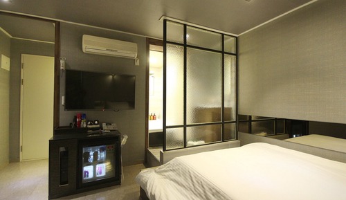Room (Premium)