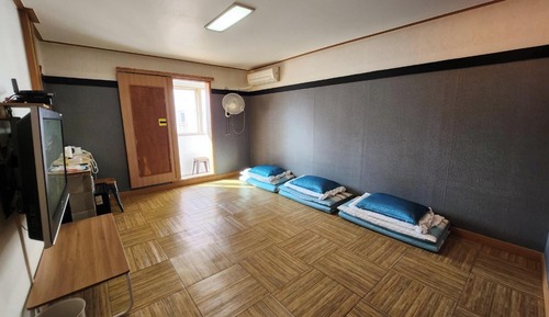 Room (3-person ondol room)