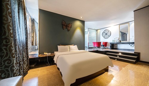 Room (VIP Suite No 1)
