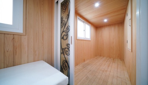 Room (VVIP Penthouse (Free Netflix viewing )