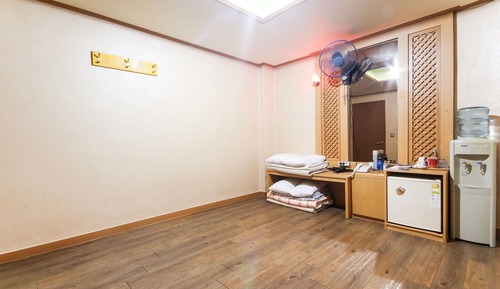 Room (Korean)