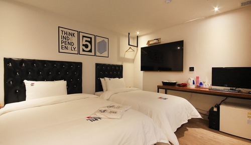 Room (Twin (air purifier))