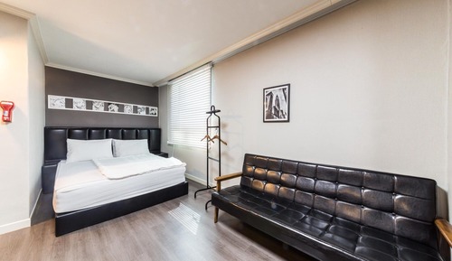 Room (VIP - Stair Use (Twin))