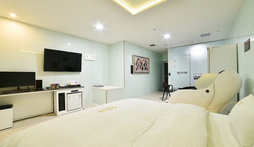 Room (VIP white (styler phantom massage cha)