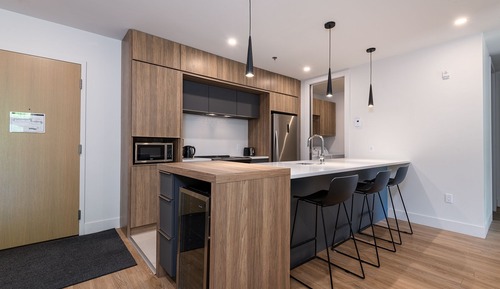 Apartamento de 2 Bedroom, último piso, vista al río.