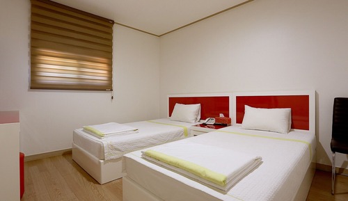 Room (Single Twin Room (B Building))