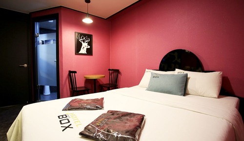 Room (Standard Room A (walk-in only on site)