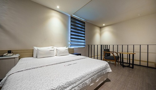 Room (Duplex Event (Duplex Spa Bathtub))