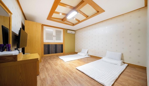 Room (Korean)