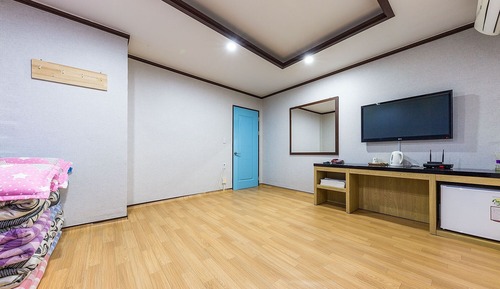 Room (Ondol University (cancellation not po)