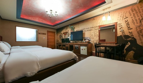 Room (Room for 4 (styler dining table))