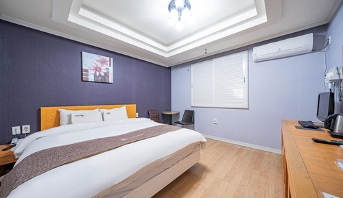 Room (Standard room (60 inch TV bathtub air)