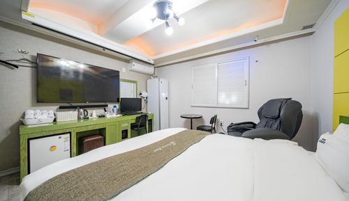 Room (Special room (1 person spa + cinema +)