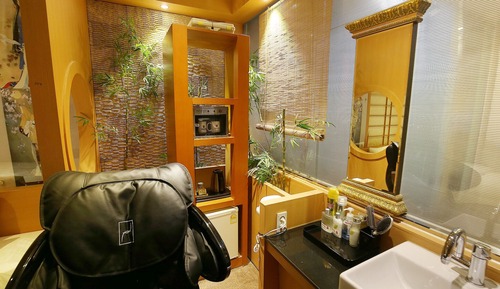 Room (Suite-A)