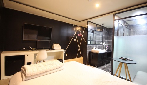 Room (Movie Room- Consecutive Stay Availabl)
