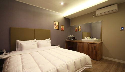 Room (Stay (TV Smoking/Non-smoking Type))