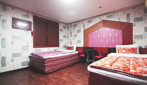 Room (2bed)