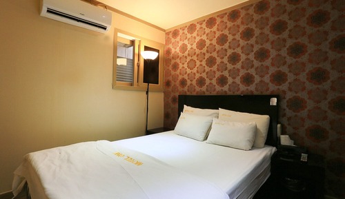 Room (Semi-Special Room)