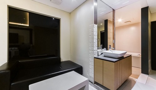 Room (Drive-in (Contactless Self Check-in H)