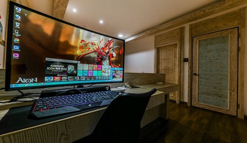 Room (PUBG 1PC (32 inches Free Breakfast))