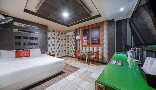 Room (Standard Room)
