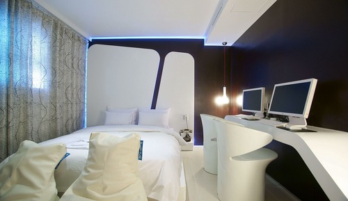 Room (Suite)