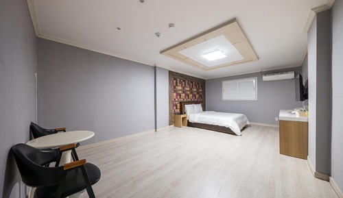 Room (Group Room)