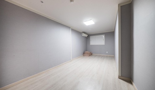 Room (Family Room)