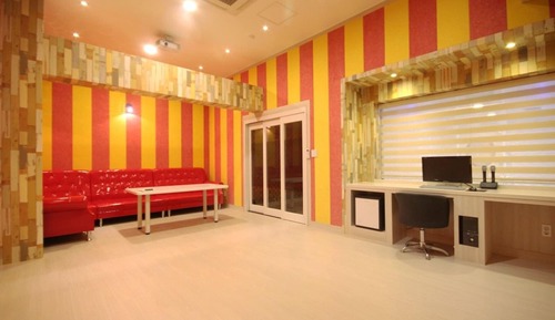 Room (Suite)