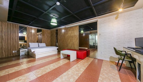 Room (VIP - No consecutive nights)
