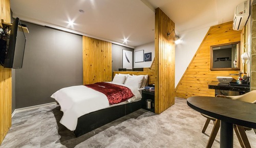 Room (Early Check-in Special Room Couple PC)